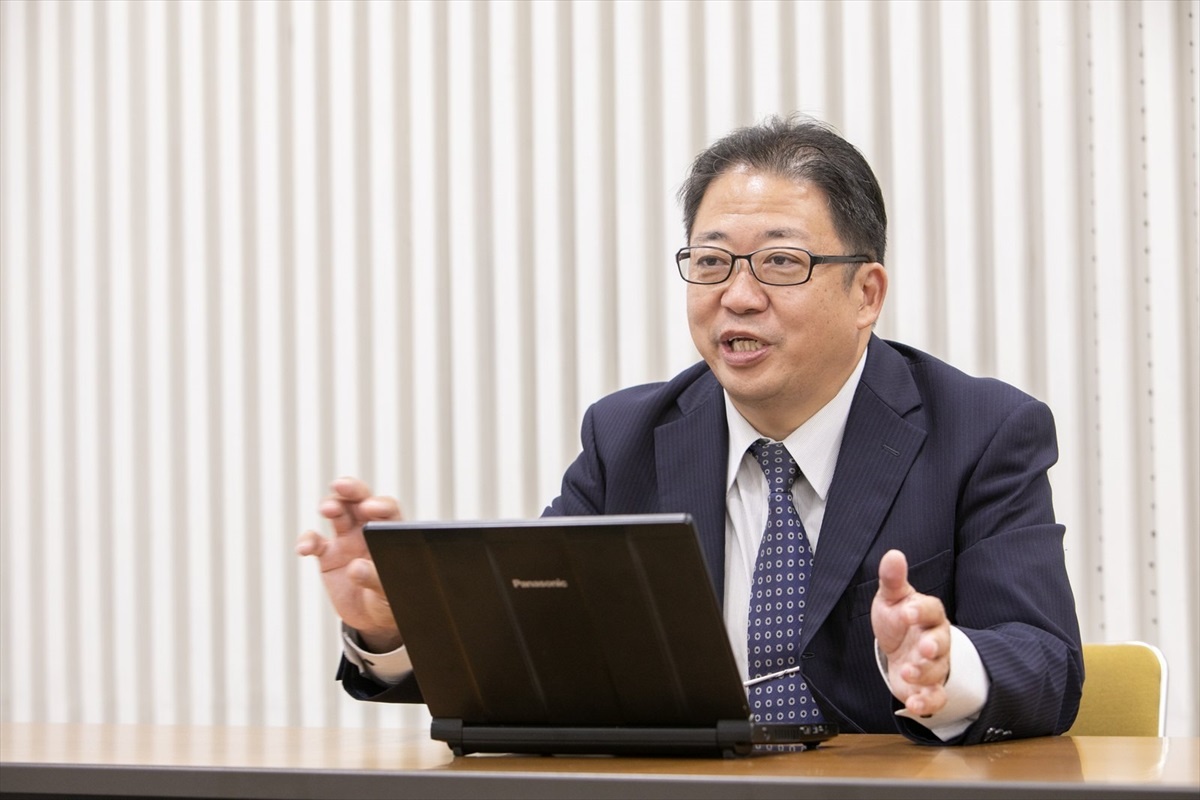 AI活用・理解の重要性と人材育成の構想について語る塙副学長。