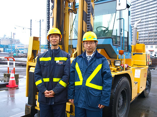 JR貨物ロジスティクス本部I-TEMセンターの森田哲也氏（左）と島広明氏（右）