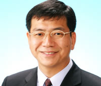家入 龍太氏（いえいり りょうた） 大手鉄鋼会社を経て、1989年に日経BP社に入社。土木専門誌「日経コンストラクション」の副編集長や、建設総合サイト「KEN-Platz」（現・ケンプラッツ）の初代編集長、企画編集委員として「イエイリ建設ITラボ」の管理人などを担当した後、2009年に退社。2010年から建設ITジャーナリストとして活動している。