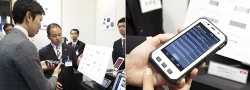 リテールテックでは様々なバーコードの読み込みも体験できた。種類の異なるバーコードでも驚くほどの高速でスキャンができ、来場者の感嘆の声も聴かれた。