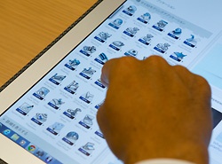 タブレットならではの直感操作