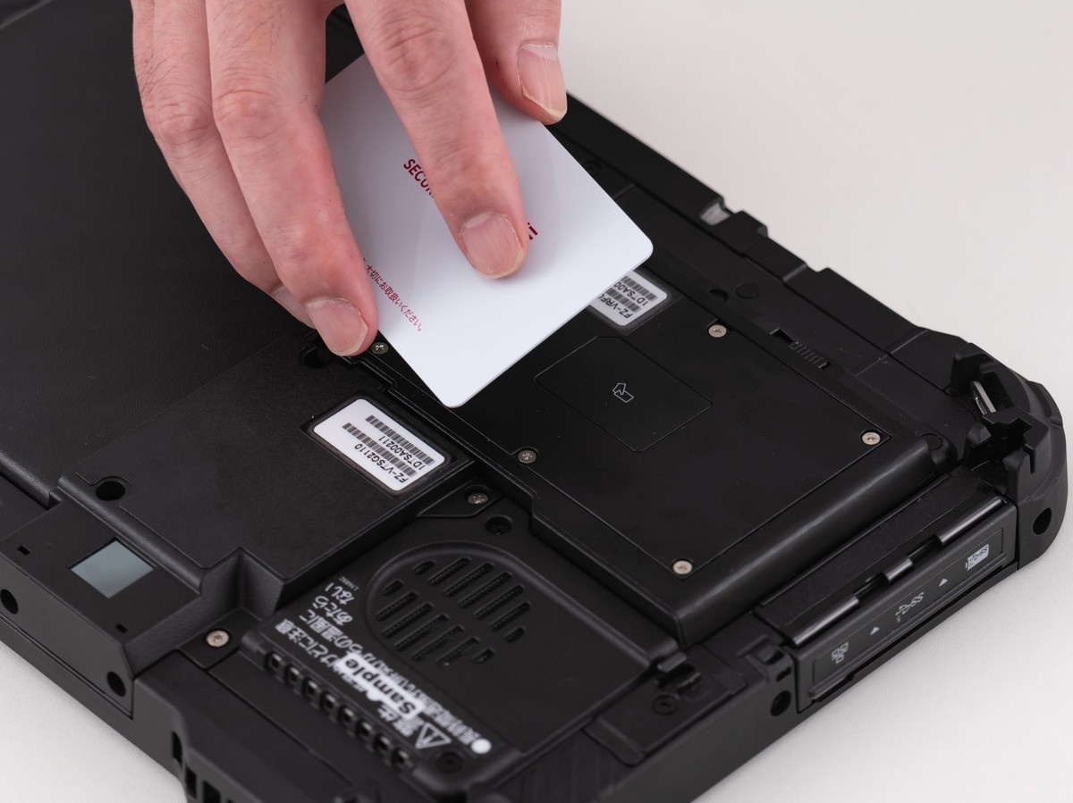 非接触型ICカードリーダーに対応するモジュールも用意。