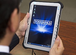 TOUGHPADがあれば過酷な現場の最前線で“情物一致”が実現できる。