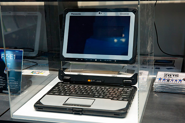 10.1型のタフブック「デタッチャブル（着脱式）PC CF-20」