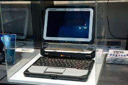 10.1型のタフブック「デタッチャブル(着脱式)PC CF-20」